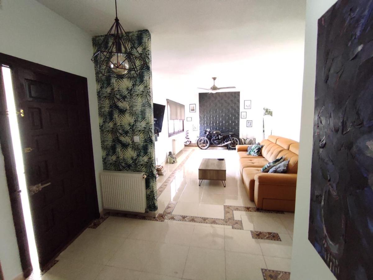 Villa con piscina a un paso de la playa Benidorm Exterior foto
