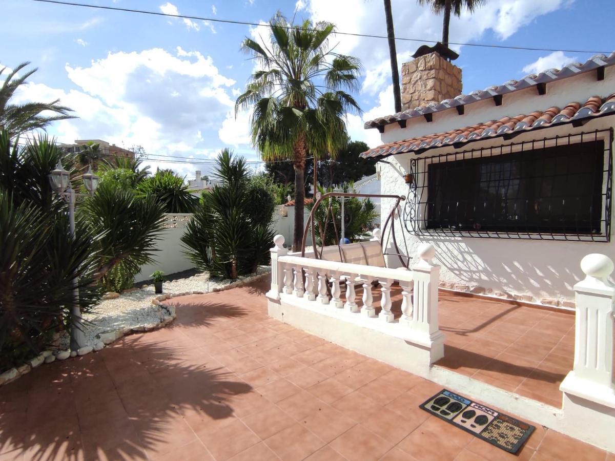 Villa con piscina a un paso de la playa Benidorm Exterior foto